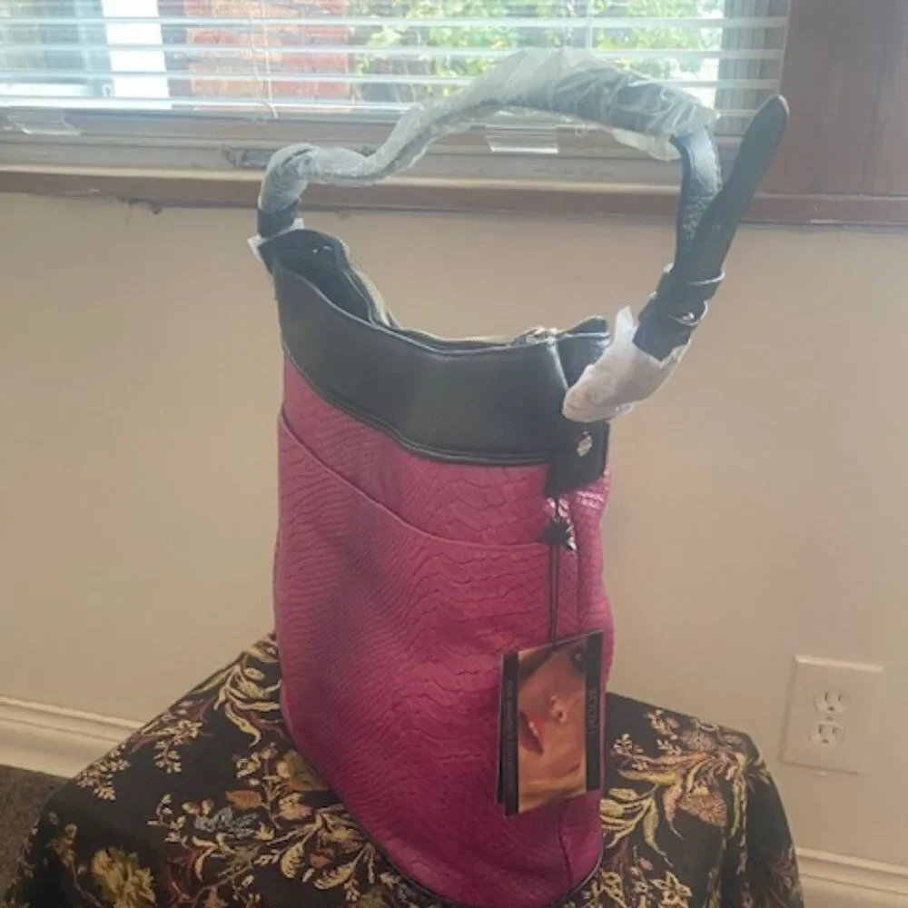 Bodhi Fushia/Black Peggy Bucket Leather tote bag